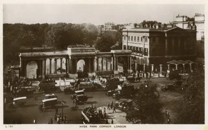 Framed Print : Hyde Park Corner, London - Apsley House Framed Print : Hyde Park Corner, London - Apsley House