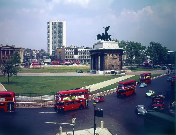 Framed Print : Hyde Park Corner, Wellington Arch and Hilton Hotel, London Date: circa 1960s Framed Print : Hyde Park Corner, Wellington Arch and Hilton Hotel, London Date: circa 1960s