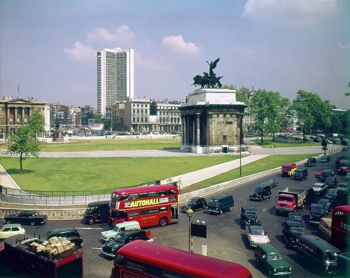Framed Print : Hyde Park Corner, Wellington Arch and the Hilton Hotel, London. Date: circa 1960s Framed Print : Hyde Park Corner, Wellington Arch and the Hilton Hotel, London. Date: circa 1960s