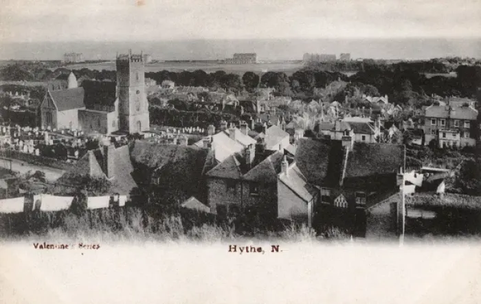 Framed Print : Hythe, Kent - view looking out to sea Framed Print : Hythe, Kent - view looking out to sea