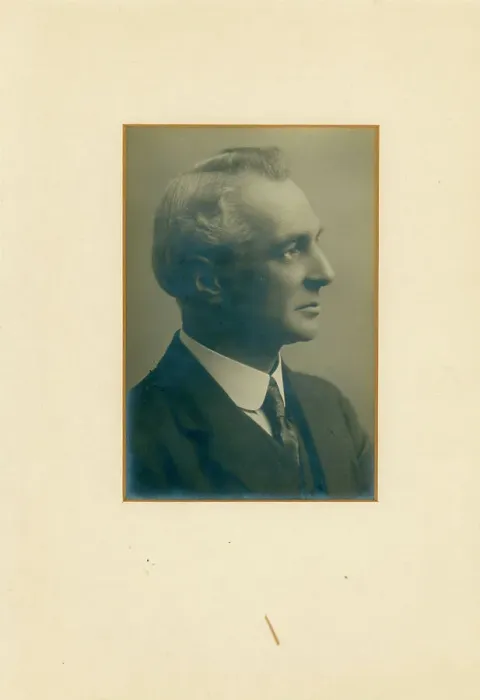 Framed Print : IAE President, 1928-29, Leslie Haywood Hounsfield Framed Print : IAE President, 1928-29, Leslie Haywood Hounsfield