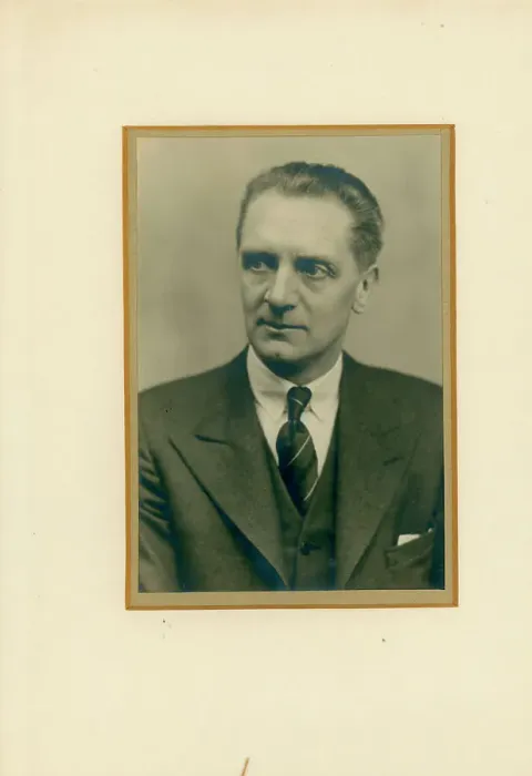 Framed Print : IAE President, 1935-36, Albert John Woodgate Hancock Framed Print : IAE President, 1935-36, Albert John Woodgate Hancock