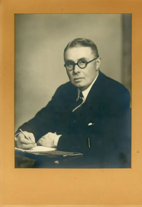 Framed Print : IAE President, 1944-45, John Shearman, by Elliott and Fry Framed Print : IAE President, 1944-45, John Shearman, by Elliott and Fry
