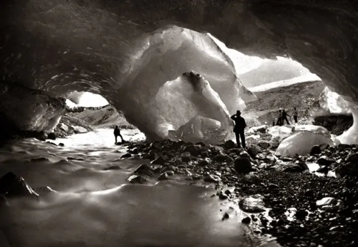 Framed Print : Ice Cavern, Grindelwald Glacier, 1870s (Adolphe Braun) Framed Print : Ice Cavern, Grindelwald Glacier, 1870s (Adolphe Braun)