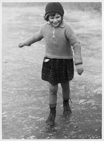 ICE SKATING GIRL 1930S