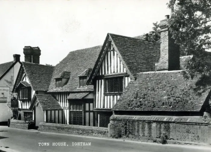 Framed Print : Ightham, Kent - Town House Framed Print : Ightham, Kent - Town House