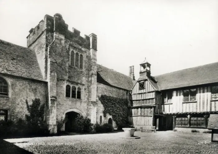 Framed Print : Ightham Mote, Kent - The Courtyard Framed Print : Ightham Mote, Kent - The Courtyard