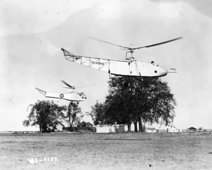 Framed Print : Igor Sikorsky at the controls of the Sikorsky VS-300 (front) Framed Print : Igor Sikorsky at the controls of the Sikorsky VS-300 (front)