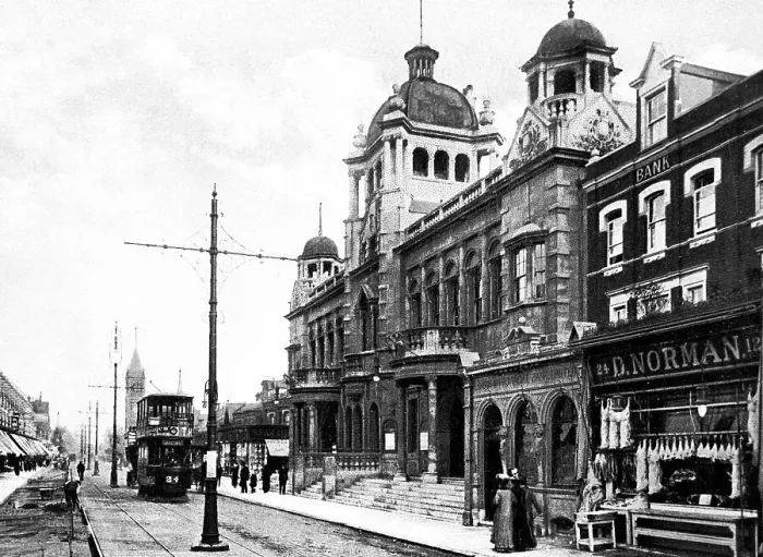 Framed Print : Ilford Town Hall early 1900s Framed Print : Ilford Town Hall early 1900s