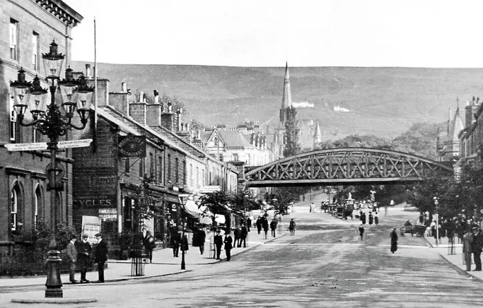 Framed Print : Ilkley Brook Street early 1900s Framed Print : Ilkley Brook Street early 1900s