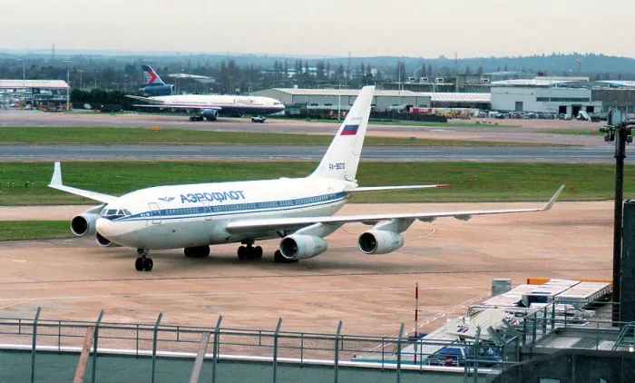 Framed Print : Ilyushin Il-96 RA-96010 Framed Print : Ilyushin Il-96 RA-96010