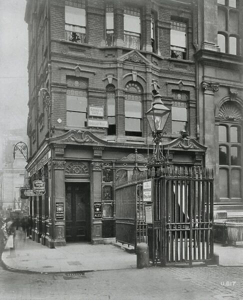 IMechE: Storeys Gate tavern prior to demolition in 1912