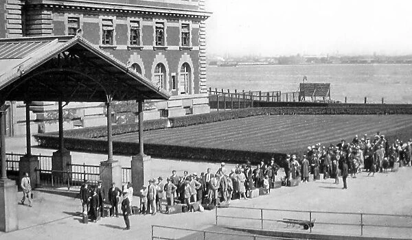 Immigrants arriving at Ellis Island New York pre 1900