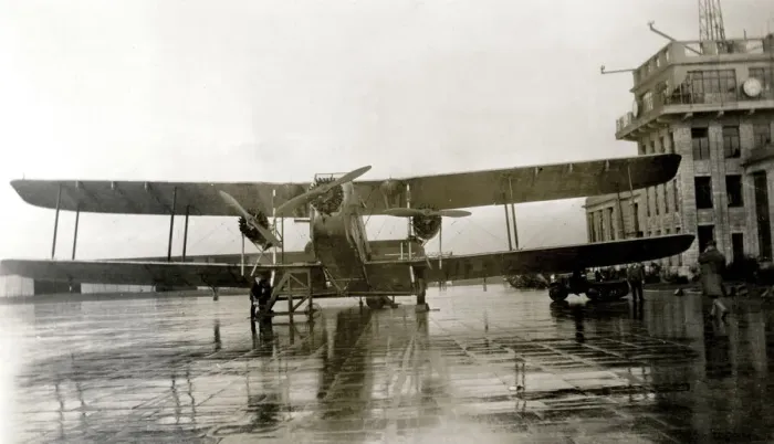 Framed Print : Imperial Airways Aircraft, City of Manchester Framed Print : Imperial Airways Aircraft, City of Manchester