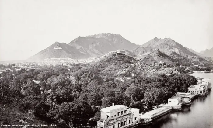 Framed Print : India - Ajmere Ajmer city from the Dowlat Bagh Framed Print : India - Ajmere Ajmer city from the Dowlat Bagh