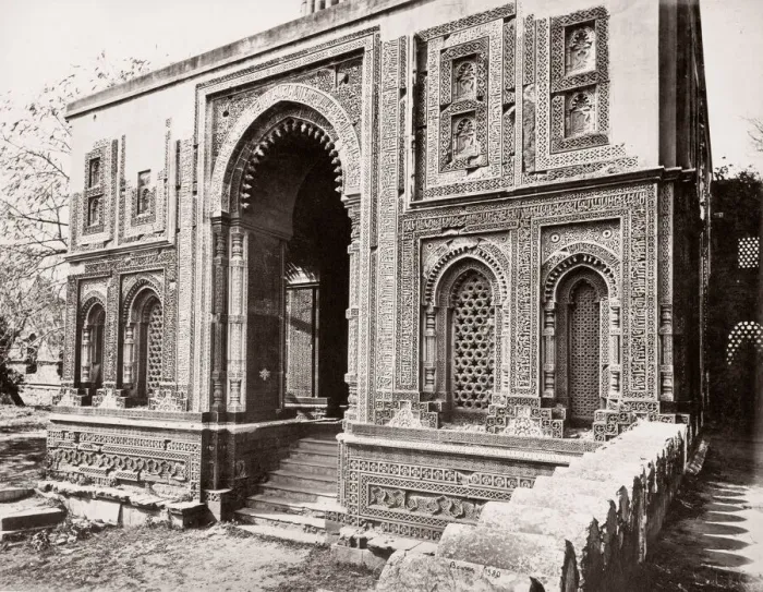 Framed Print : India - Ala-ud-Dins Gateway. Doorway, Kutub Minar Framed Print : India - Ala-ud-Dins Gateway. Doorway, Kutub Minar