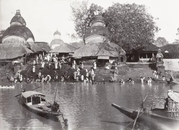Framed Print : India - bathing at Kali Ghat, Calcutta Framed Print : India - bathing at Kali Ghat, Calcutta