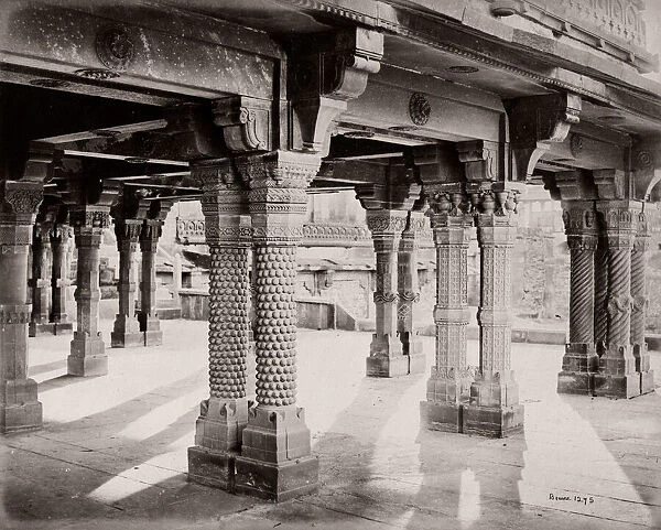 India - carved columns, Panch Mahal, Fatehpur Sikri