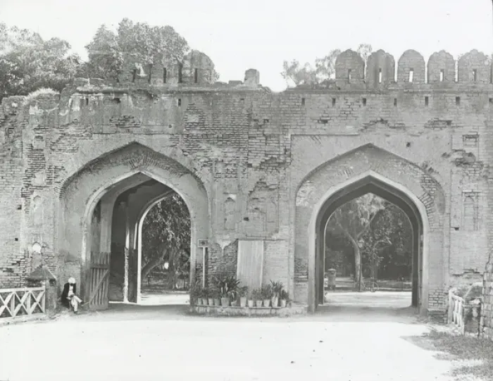 Framed Print : India - The Cashmere Gate, Delhi Framed Print : India - The Cashmere Gate, Delhi