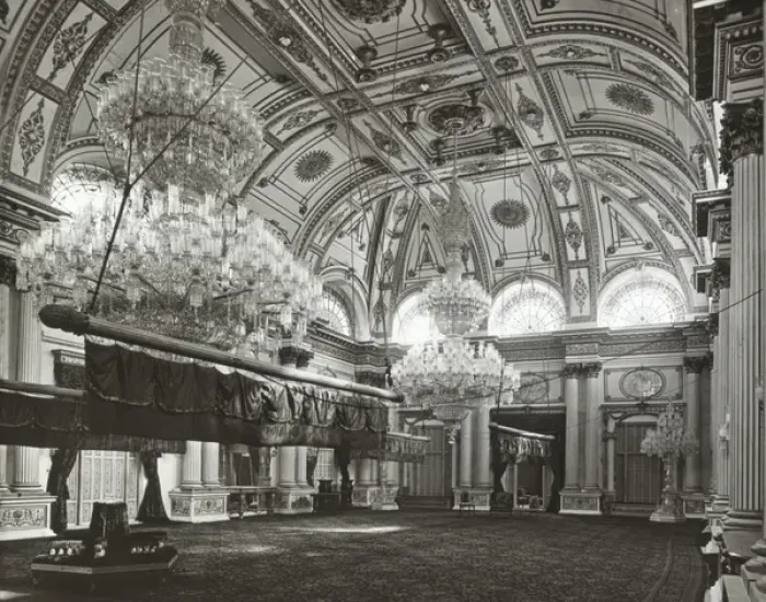 Framed Print : India - Durbar Hall in New Palace, Gwalior Framed Print : India - Durbar Hall in New Palace, Gwalior