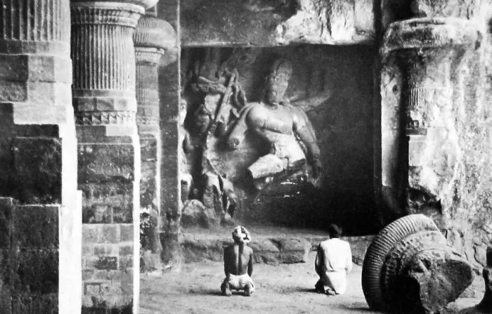 Framed Print : India - Elephanta Temple early 1900s Framed Print : India - Elephanta Temple early 1900s