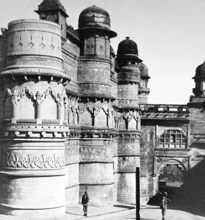 Framed Print : India - Gwalior Man Singh Palace early 1900s Framed Print : India - Gwalior Man Singh Palace early 1900s