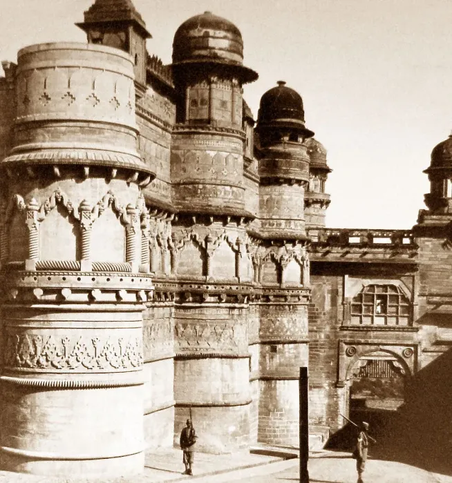 Framed Print : India - Gwalior Man Singh Palace early 1900s Framed Print : India - Gwalior Man Singh Palace early 1900s