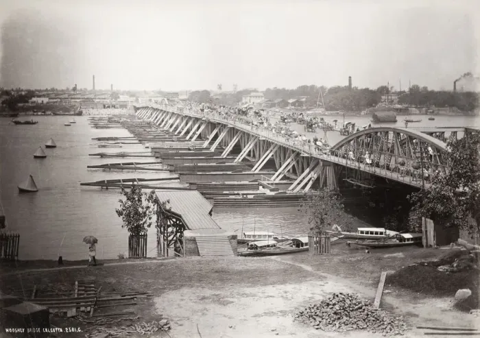 Framed Print : India - Hooghly Bridge, pontoon, Calcutta, Kolkata Framed Print : India - Hooghly Bridge, pontoon, Calcutta, Kolkata