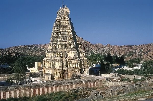 INDIA. KARNATAKA. Hampi. Virupaksha Temple. Hindu art