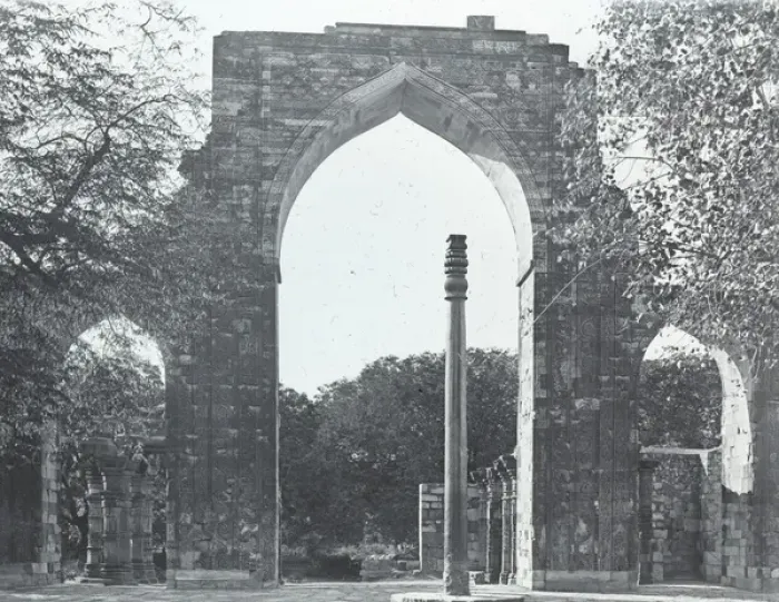 Framed Print : India - The Kutab The Great Central Arch + Iron Pillar Framed Print : India - The Kutab The Great Central Arch + Iron Pillar