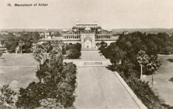 Framed Print : India - Mausoleum of Akbar, Agra Framed Print : India - Mausoleum of Akbar, Agra