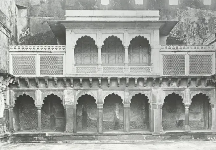Framed Print : India - Palace in Fort Ba and Tracery Screens Framed Print : India - Palace in Fort Ba and Tracery Screens