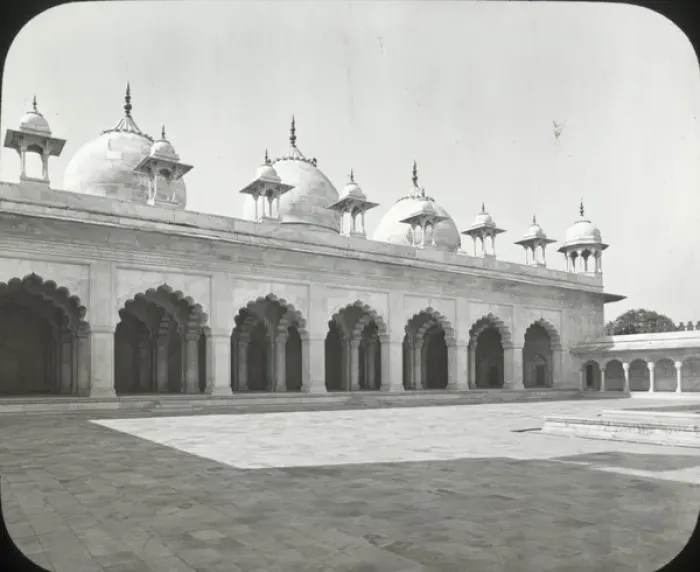 Framed Print : India - Palace in Fort - Muti Musjid, Agra Framed Print : India - Palace in Fort - Muti Musjid, Agra