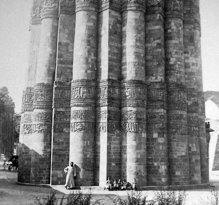 Framed Print : India Qutb Minar Delhi early 1900s Framed Print : India Qutb Minar Delhi early 1900s