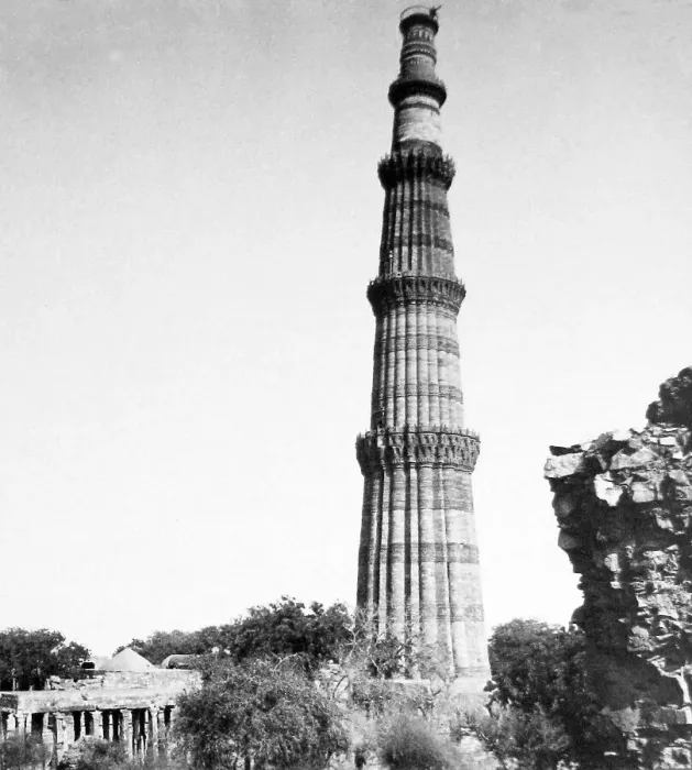 Framed Print : India - Qutb Minar Delhi early 1900s Framed Print : India - Qutb Minar Delhi early 1900s