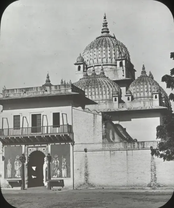 Framed Print : India - Roadside Temple, Agra Framed Print : India - Roadside Temple, Agra