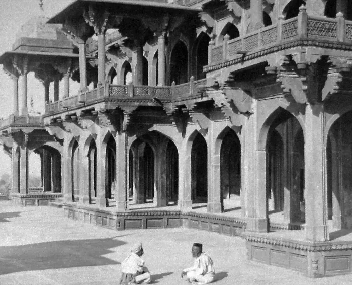 Framed Print : India - Sikandra Agra Tomb of Akbar the Great early 1900s Framed Print : India - Sikandra Agra Tomb of Akbar the Great early 1900s