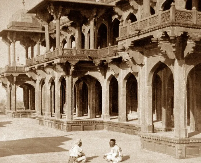 Framed Print : India - Sikandra Agra Tomb of Akbar the Great early 1900s Framed Print : India - Sikandra Agra Tomb of Akbar the Great early 1900s