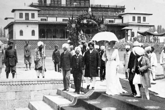 Framed Print : India - Srinagar - Lady Curzon and HH Maharaja of Cashmere Framed Print : India - Srinagar - Lady Curzon and HH Maharaja of Cashmere