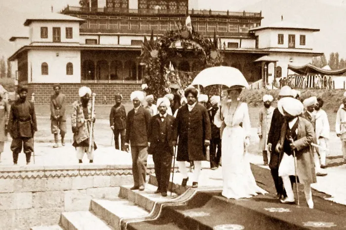Framed Print : India - Srinagar - Lady Curzon and HH Maharaja of Cashmere Framed Print : India - Srinagar - Lady Curzon and HH Maharaja of Cashmere