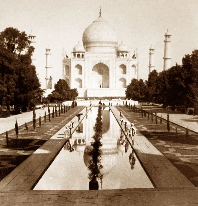 Framed Print : India - Taj Mahal Agra early 1900s Framed Print : India - Taj Mahal Agra early 1900s