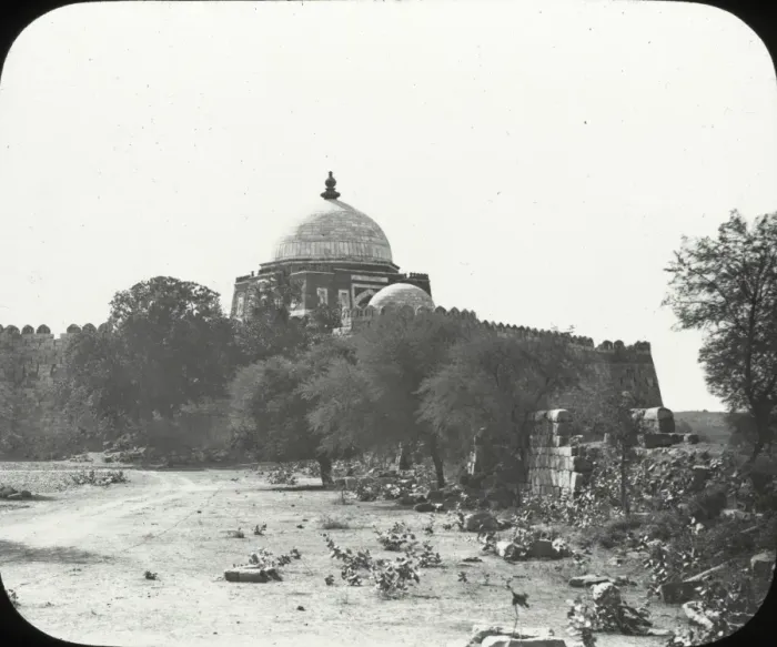 Framed Print : India - Togluk Shahs Tomb - Toglukabad, Delhi Framed Print : India - Togluk Shahs Tomb - Toglukabad, Delhi
