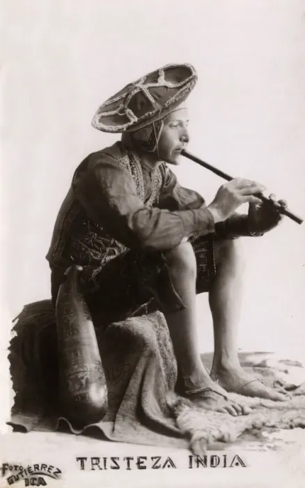 Framed Print : Indian man playing the flute, India Framed Print : Indian man playing the flute, India