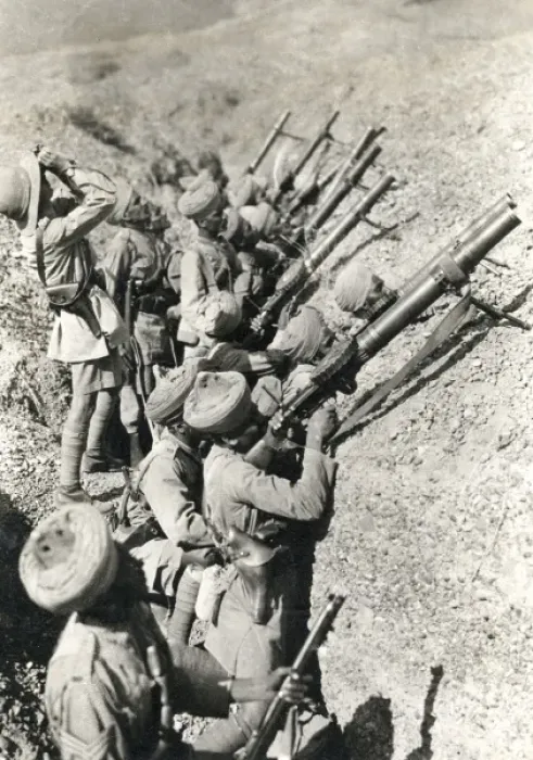 Framed Print : Indian troops in trench with Lewis guns, Palestine, WW1 Framed Print : Indian troops in trench with Lewis guns, Palestine, WW1