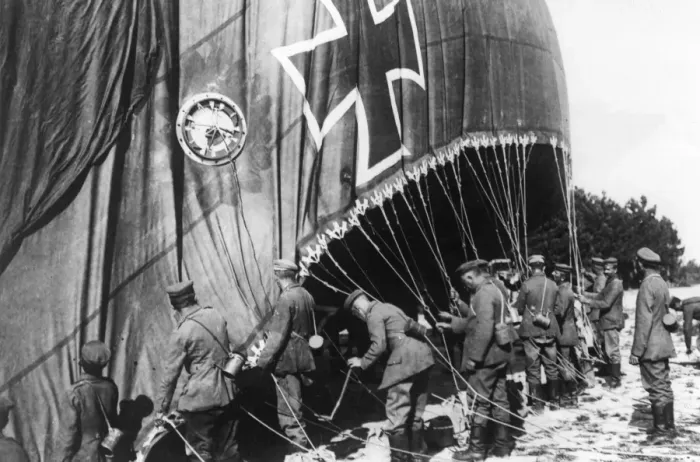 Framed Print : Inflating German observation balloon, Western Front, WW1 Framed Print : Inflating German observation balloon, Western Front, WW1