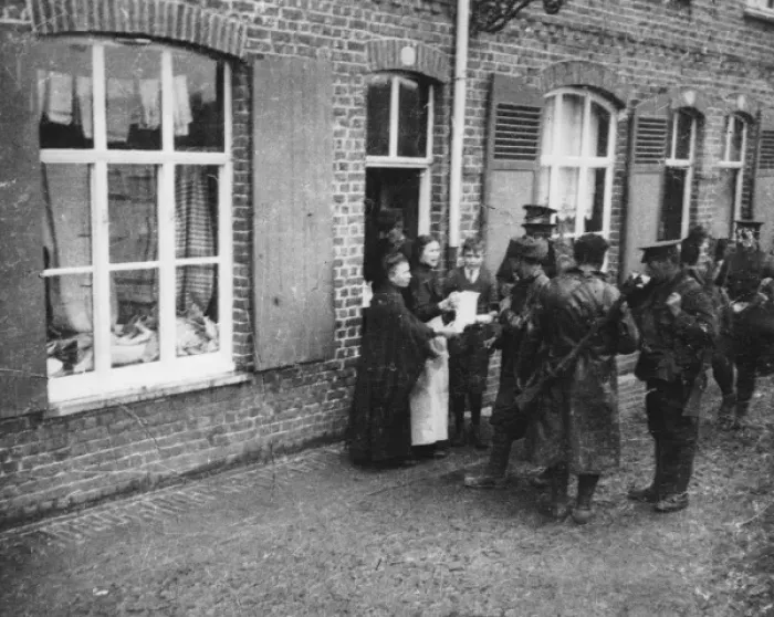 Framed Print : Inhabitants giving coffee to British troops, Flanders, WW1 Framed Print : Inhabitants giving coffee to British troops, Flanders, WW1