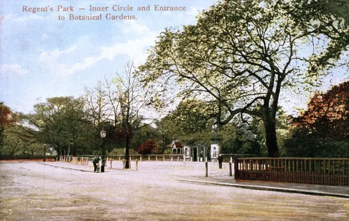 Framed Print : Inner Circle, Regents Park, London Framed Print : Inner Circle, Regents Park, London