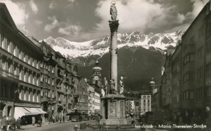 Framed Print : Innsbruck, Austria - Maria-Theresa Street Framed Print : Innsbruck, Austria - Maria-Theresa Street