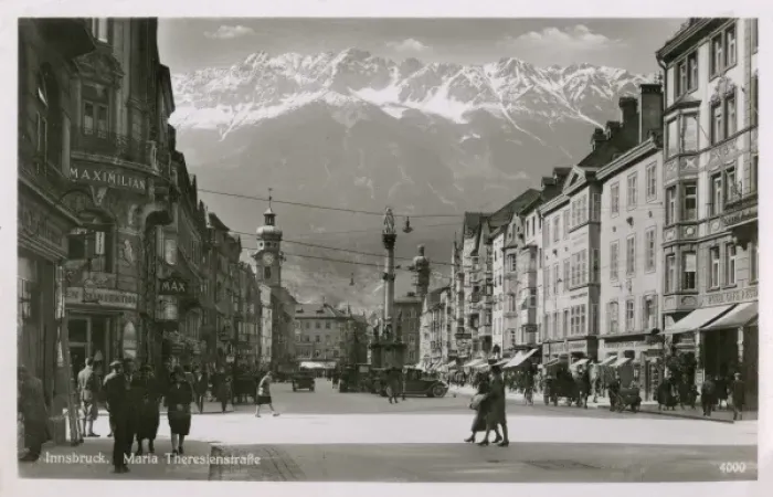 Framed Print : Innsbruck, Austria - Maria Theresienstrasse Framed Print : Innsbruck, Austria - Maria Theresienstrasse