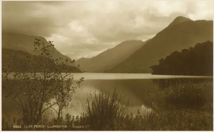 Framed Print : insertcaption Date: circa 1920s Framed Print : insertcaption Date: circa 1920s